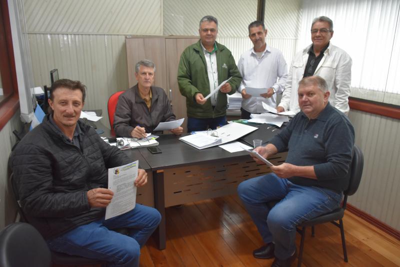 Comissões da Câmara analisam projetos sobre regularização fundiária e criação do cargo de Auditor de Controle Interno